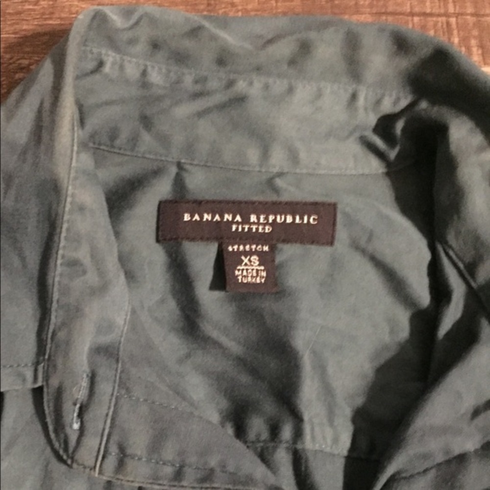 ❤️SOLD Banana Republic button down casual shirt - Picture 6 of 6